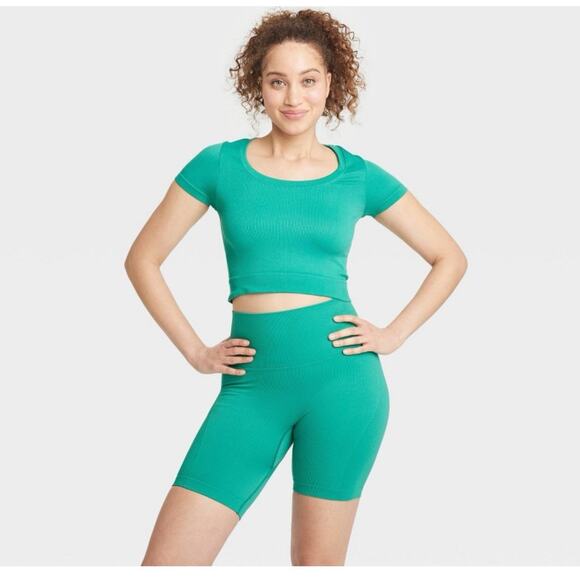 Women's Seamless High-Rise Rib Bike Shorts 6" - All In Motion™ Green XS - Picture 4 of 7